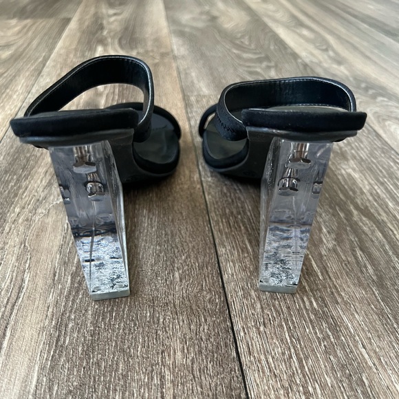 Wild Diva Wedge Sandal - Picture 7 of 12